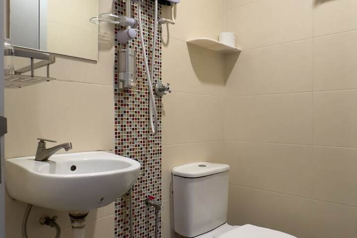 Room 42 of 74