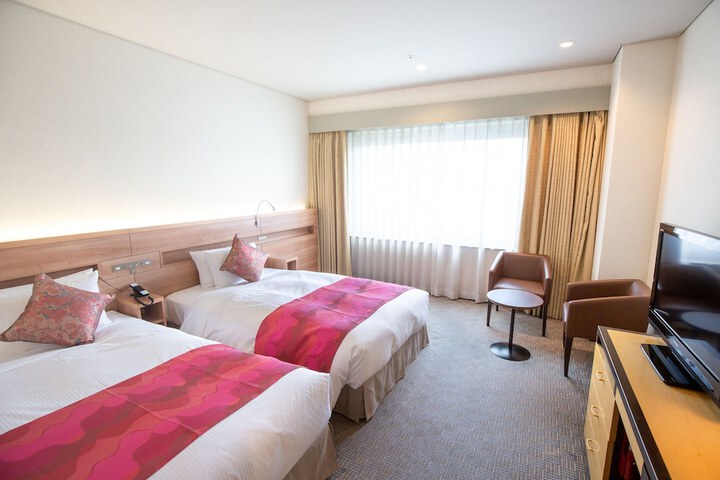Room 8 of 43