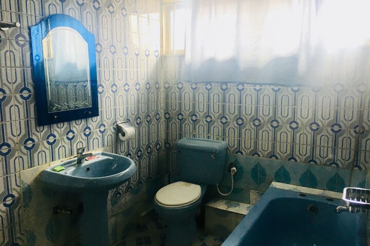 Room 15 of 27
