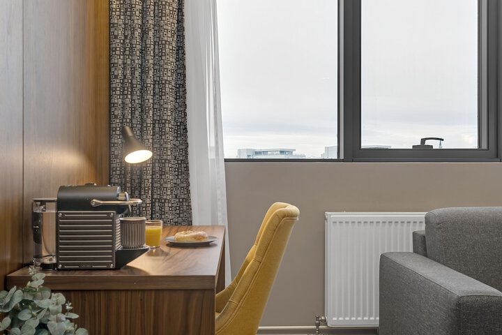 Room 32 of 33
