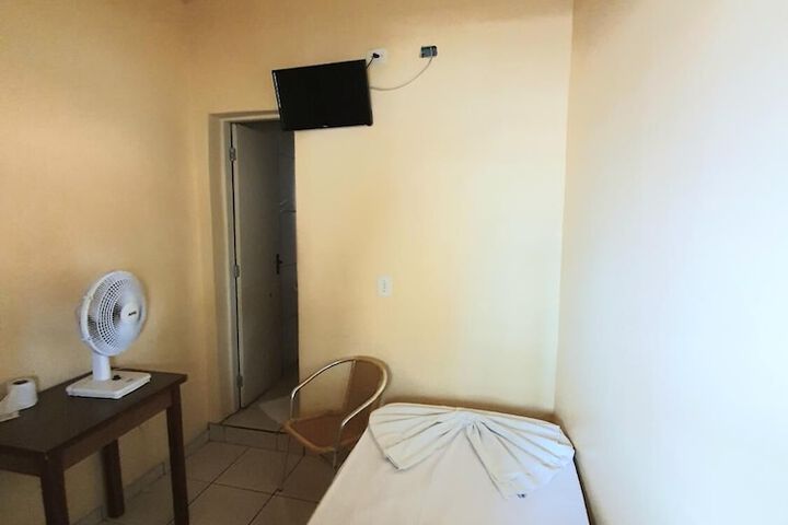 Room 16 of 44