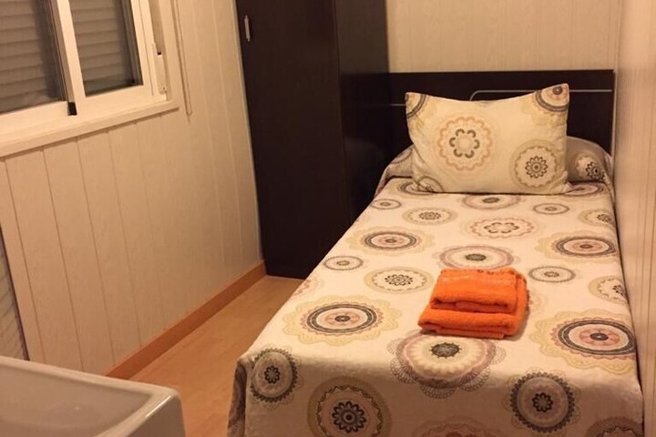 Room 5 of 10