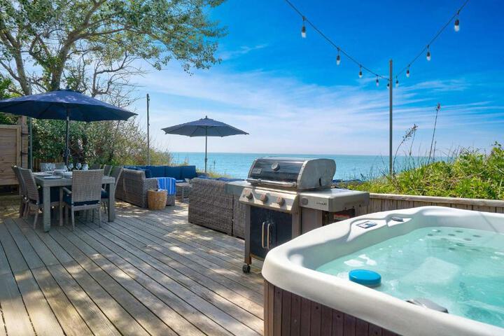 Chic Beach House: Waterfront Vineyards, Hot Tub