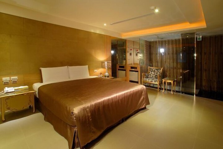 Room 42 of 107
