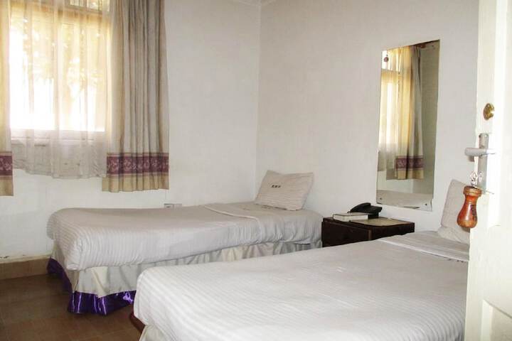 Room 7 of 32