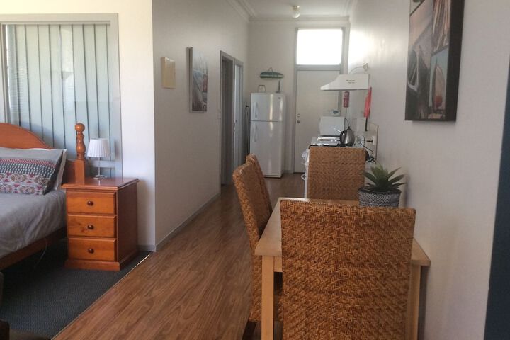 Room 11 of 34