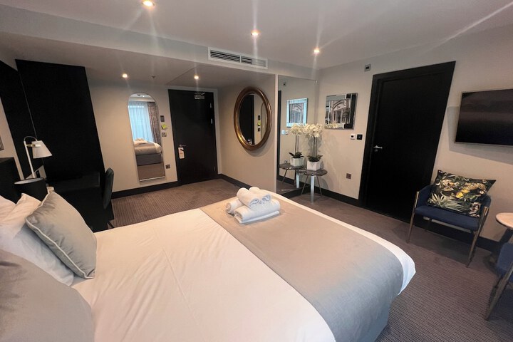 Room 63 of 90