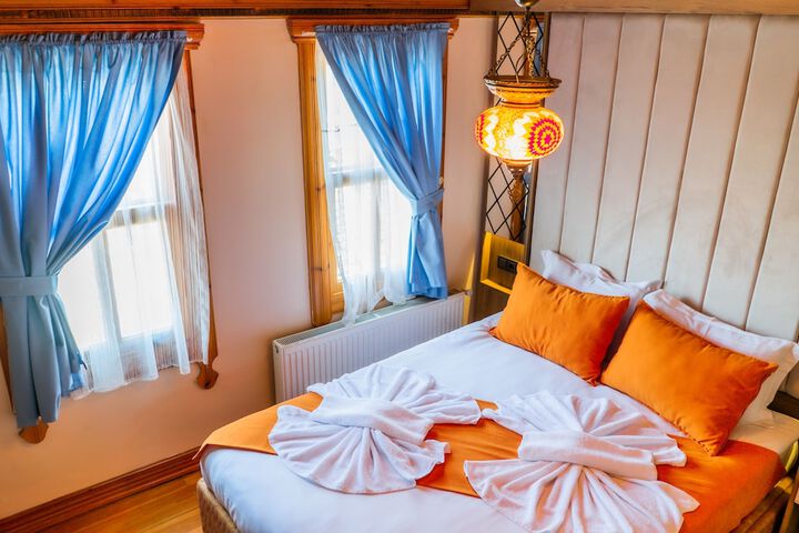 Room 4 of 87