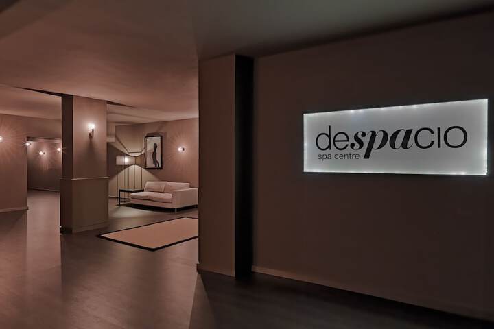 Hotel Interior 52 of 109
