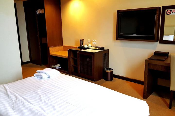 Room 19 of 44