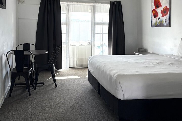 Room 6 of 49