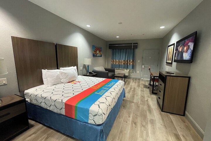 Room 15 of 50