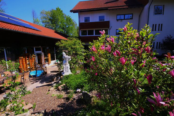 Hotel Exterior 69 of 73