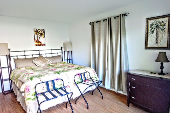 Room 3 of 51