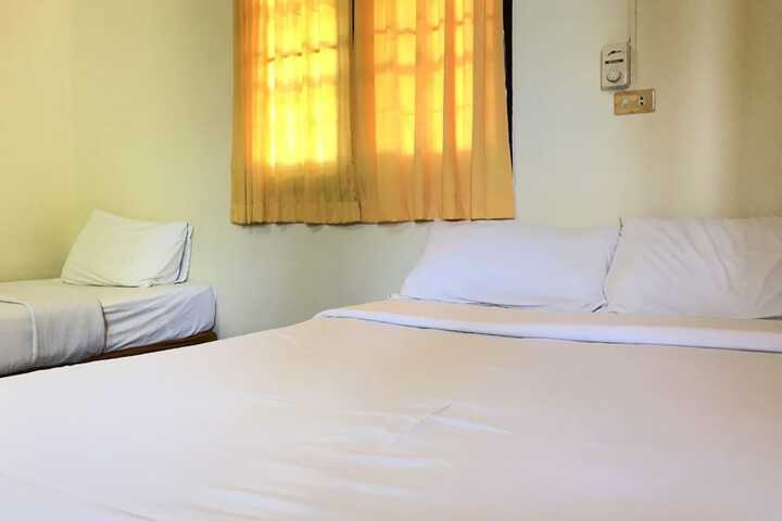 Room 6 of 63