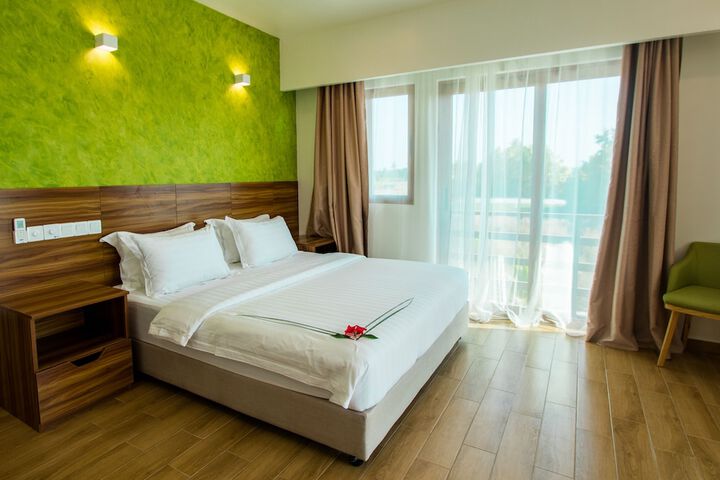 Room 4 of 50