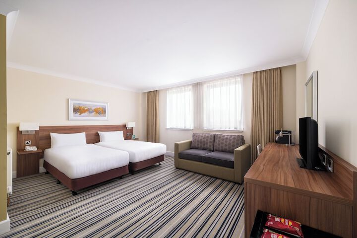Room 25 of 123
