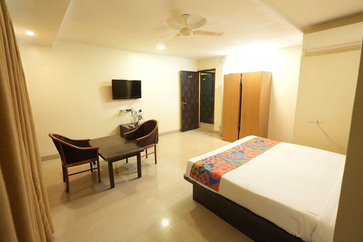 Room 2 of 8