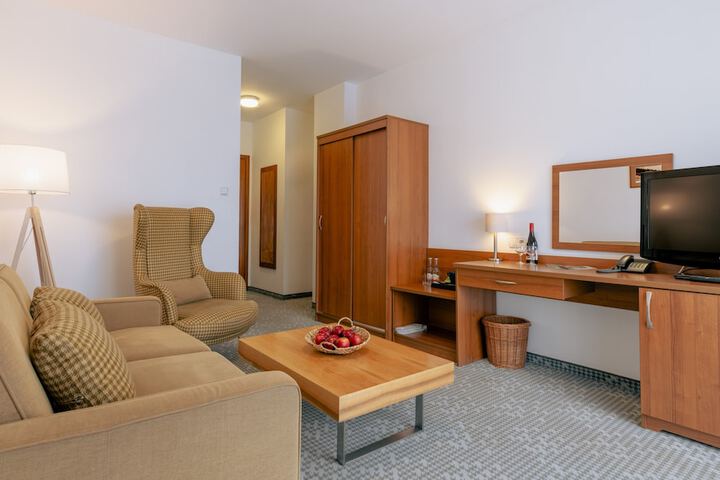 Room 10 of 45