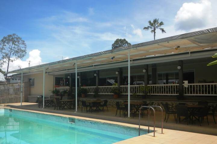 Pool 40 of 80