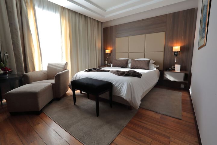 Room 27 of 63