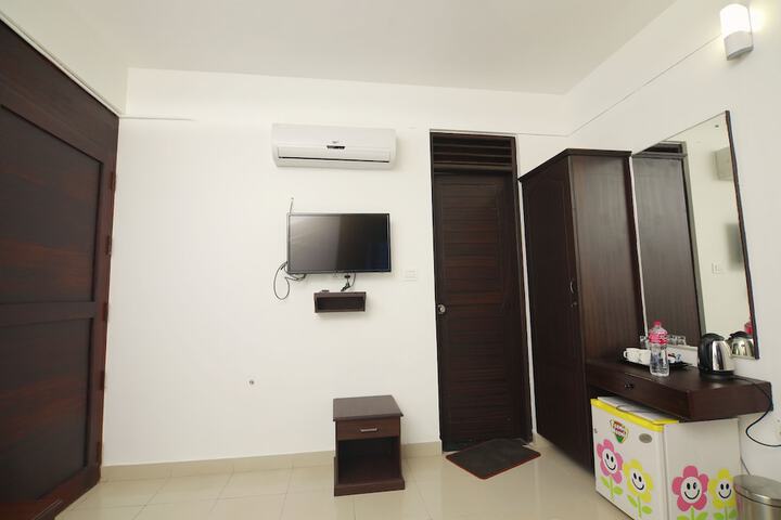 Room 7 of 25