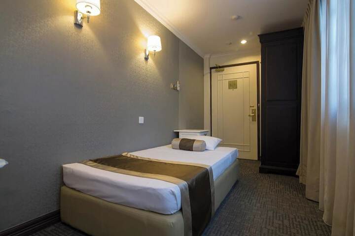 Room 19 of 53