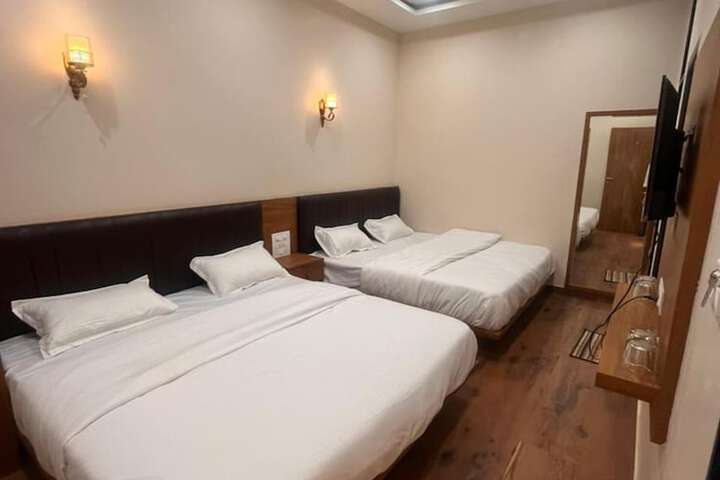 Room 11 of 26