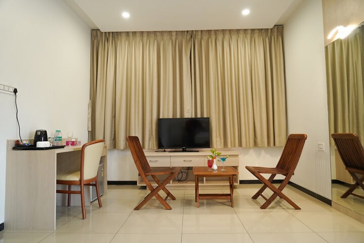Room 10 of 26