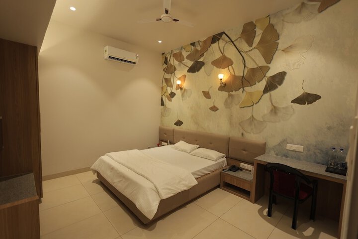 Room 27 of 65