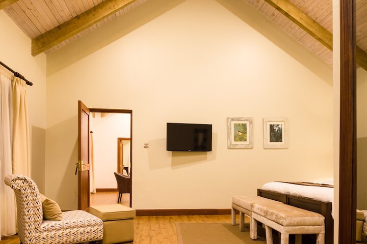 Room 14 of 143