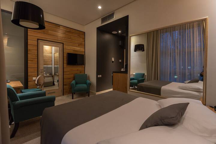Room 6 of 45