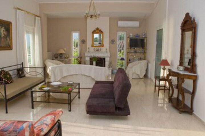Room 17 of 28