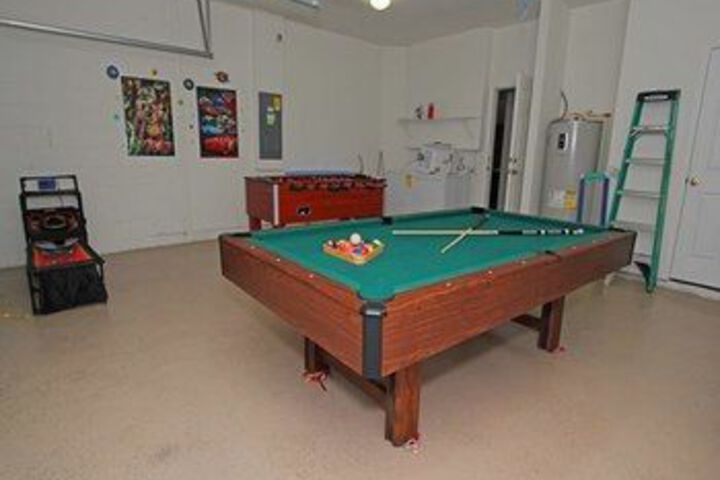 Room 8 of 15