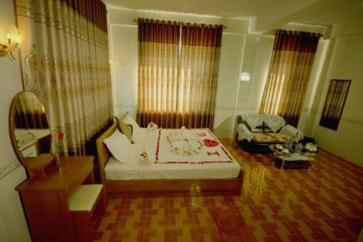 Golden World Hotel