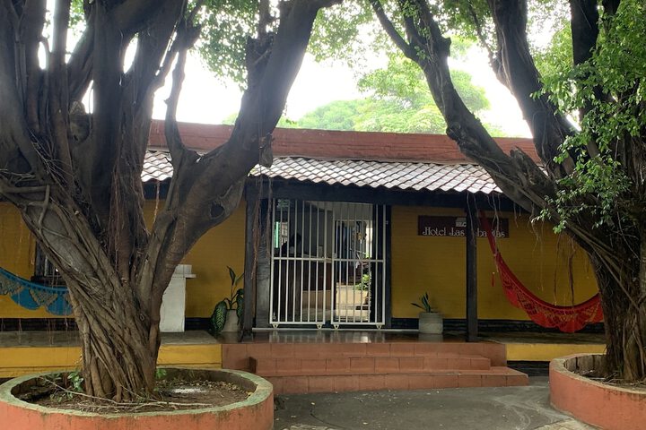 Room 3 of 32