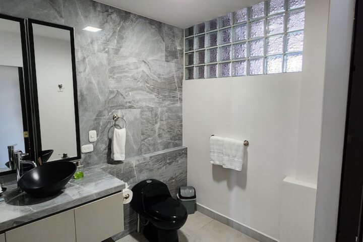 Room 165 of 224