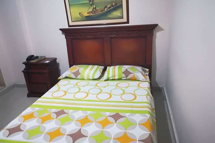 Room 16 of 42