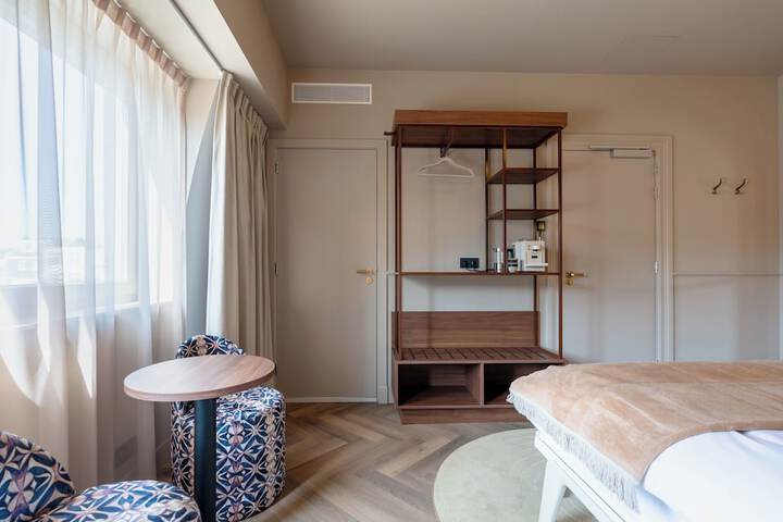 Room 13 of 54