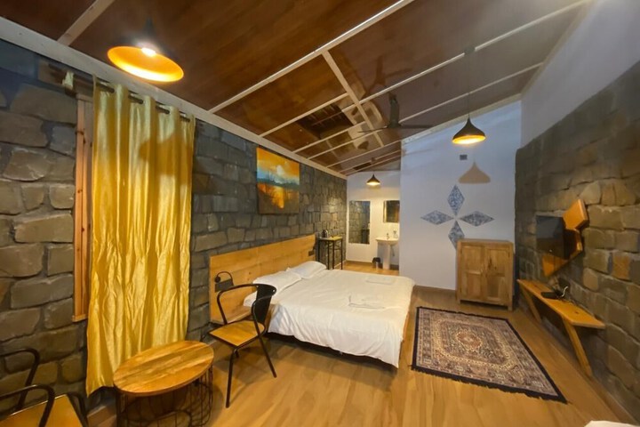Room 7 of 14