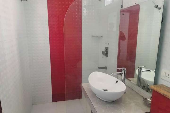 Room 10 of 15