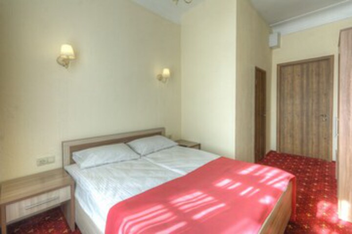 Room 12 of 21