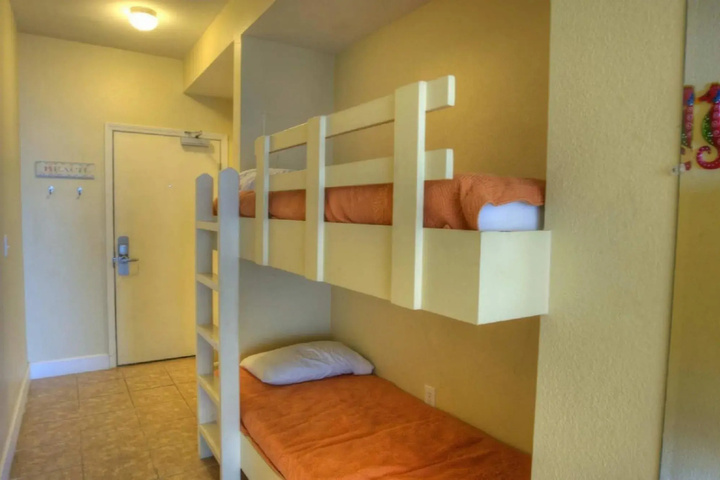 Room 6 of 20
