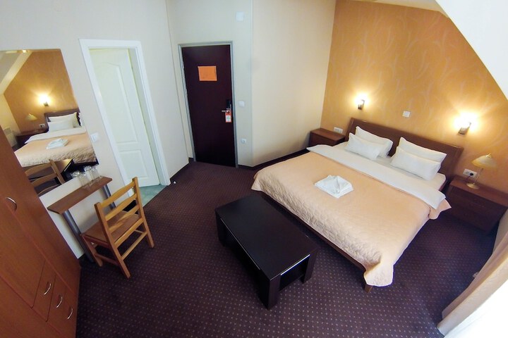Room 17 of 64