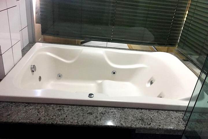 Hot Tub 39 of 50