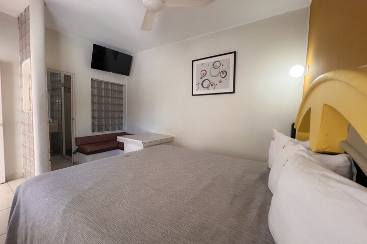Room 6 of 19