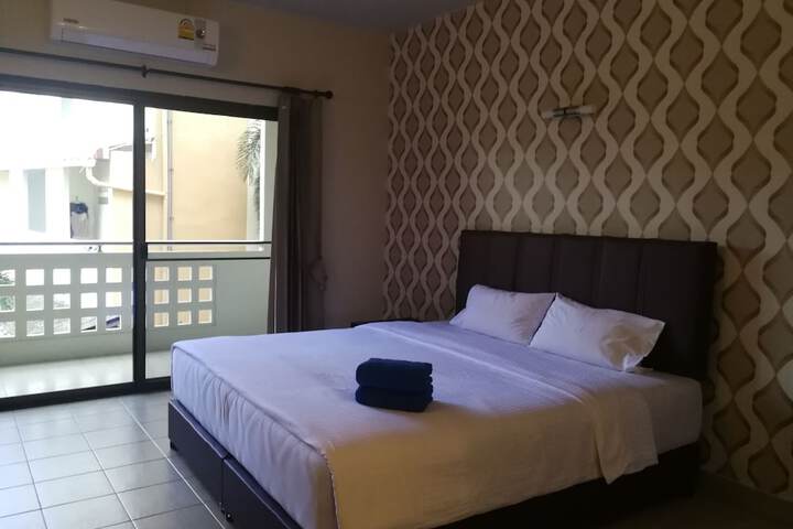 Room 6 of 42