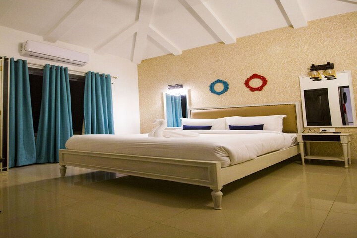 Room 14 of 90