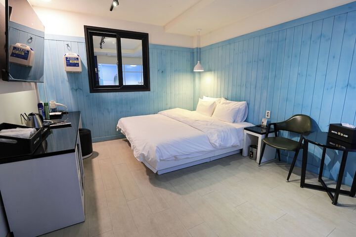 Room 29 of 93