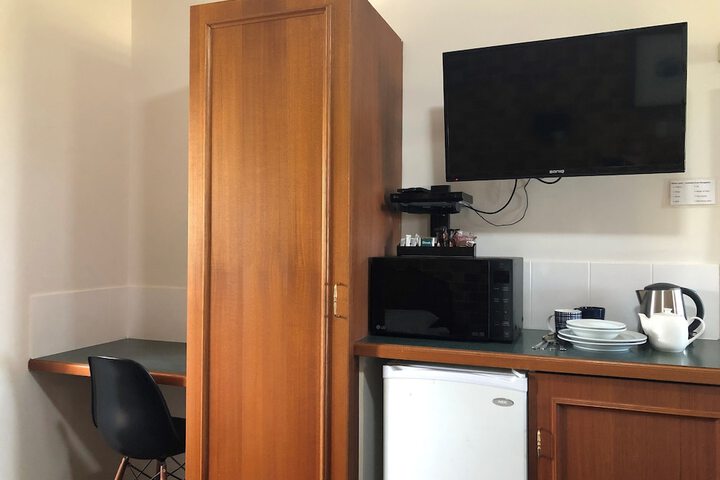 Room 2 of 23